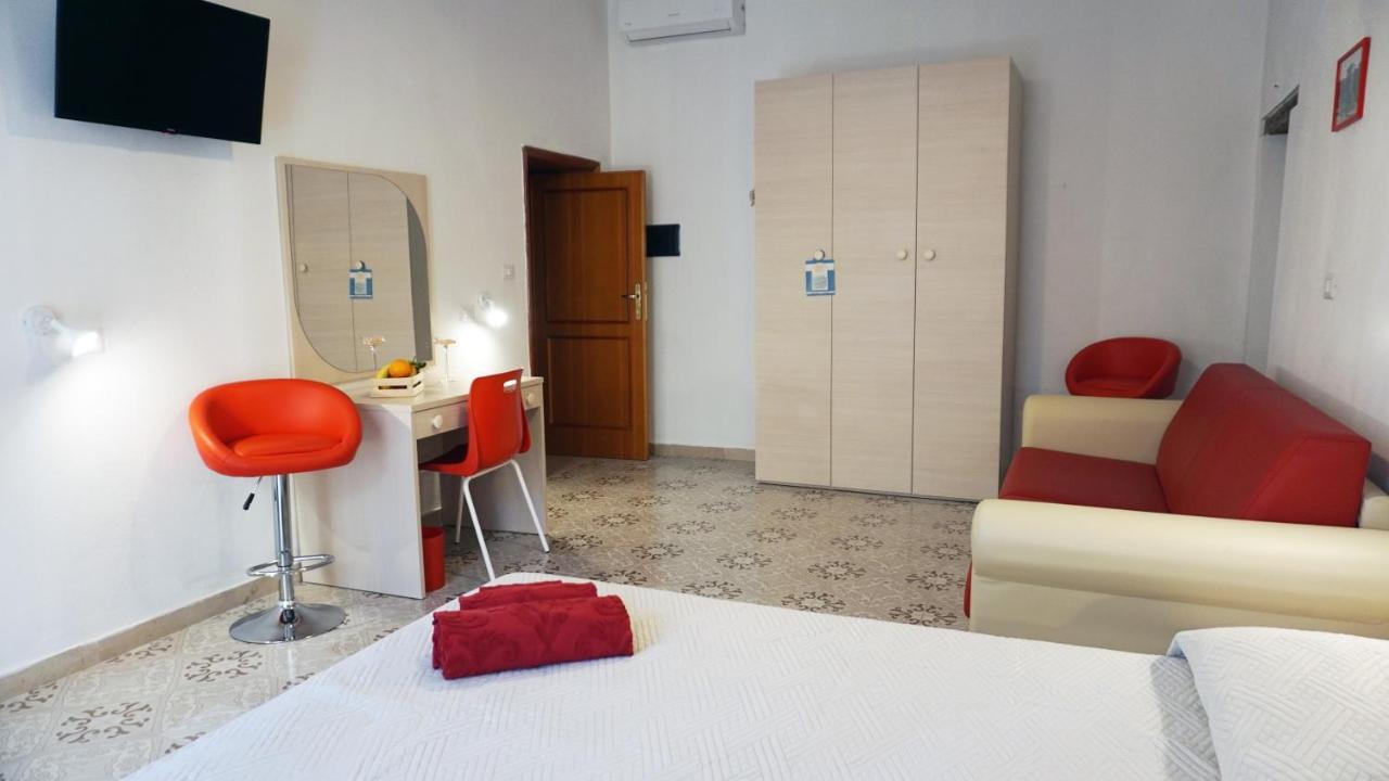 La Corte Di Santa Croce 博萨 外观 照片