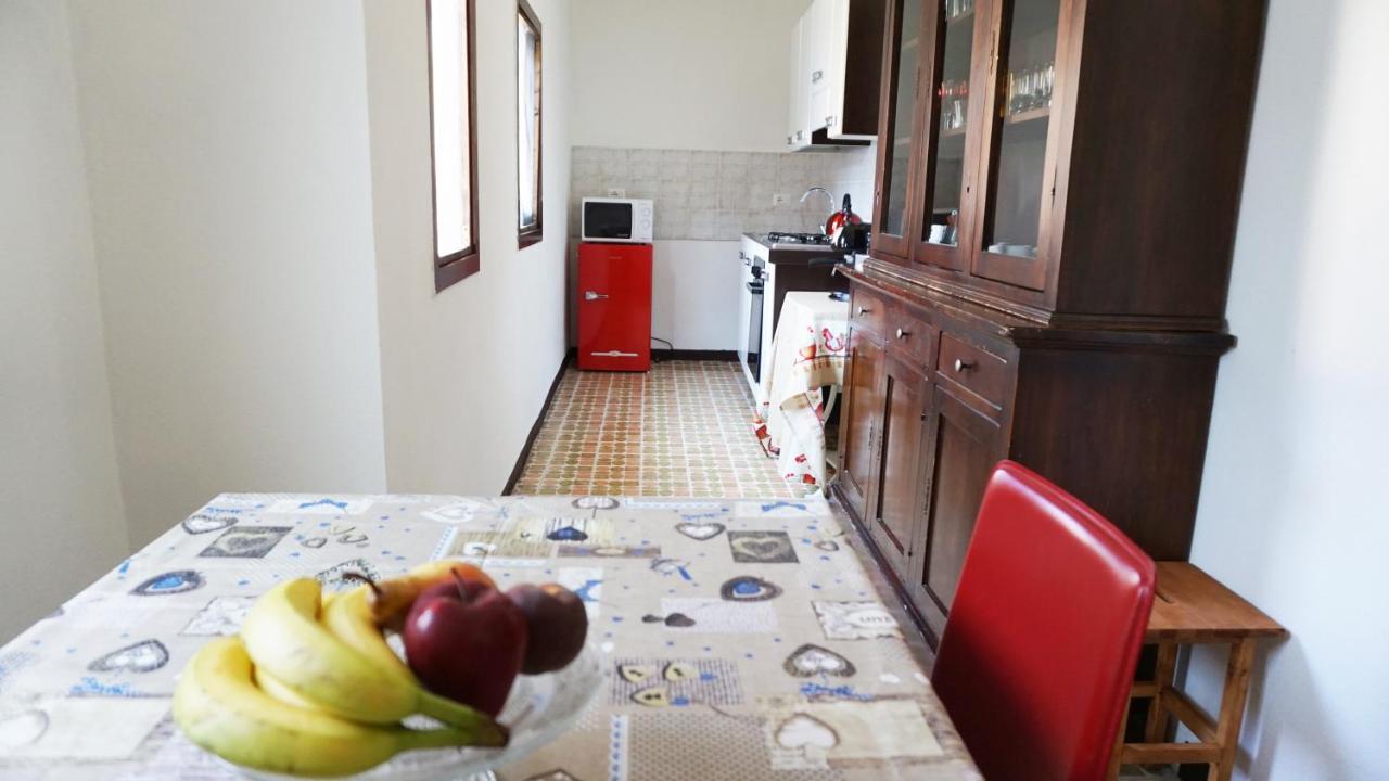 La Corte Di Santa Croce 博萨 外观 照片